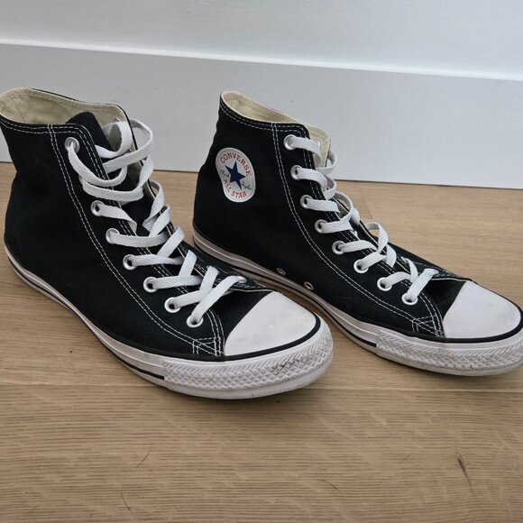 Converse Chuck High Top, Black, Size 10 Men's, 12 Women's, Like new condition - Picture 2 of 9
